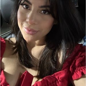 Meet your Posher, Valeria